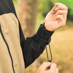 ウエアの上から装着可能