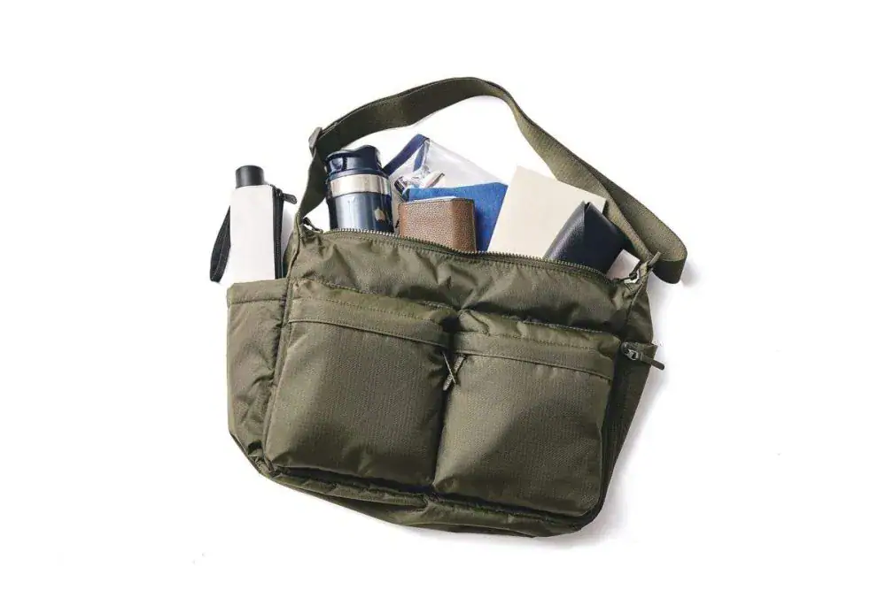 第1位　【すごい！ユニクロ、無印良品の爆売れバッグ】3000円以下の「細マッチョなショルダーバッグ」が大ヒット！傑作3選を徹底解説