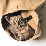 インナーはボタン留め