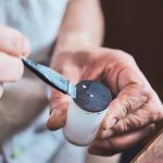 会津伝統工芸士が仕上げる蒔絵文字盤