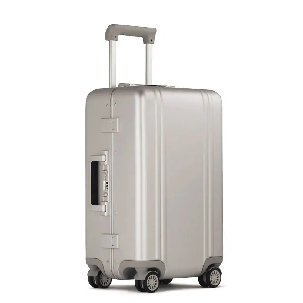 第3位 【すごい!爆売れモノ】異例の売り上げを記録!? “エースの片面開き”“ゼロハリの復刻”優等生スーツケース2選を徹底解説