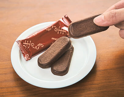 仕事中のおやつ部門　大賞
明治
生のとき しっとりミルク　「個包装で食べやすい」