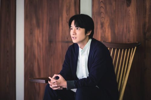 【風間俊介インタビュー】「“全部ステキだな”と思ったら、あえて何も買わない」日常を豊かにするモノ選びの哲学を語る