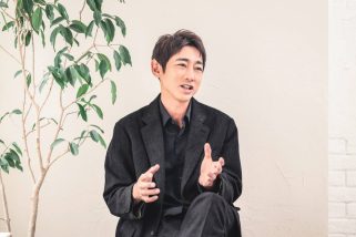 【小泉孝太郎に直撃】日曜劇場『ザ・ロイヤルファミリー』のキーマンが語る見どころは?競馬の世界は「勝負より愛情と情熱」