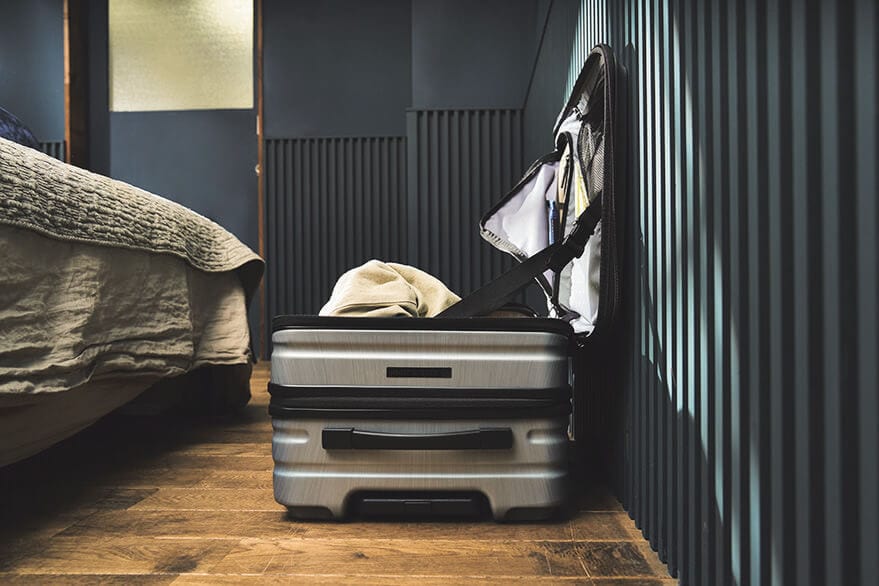 狭い場所でも開閉しやすいフロントオープン仕様がヒットした