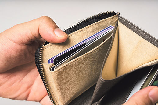 ミニサイズながらカード収納も充実