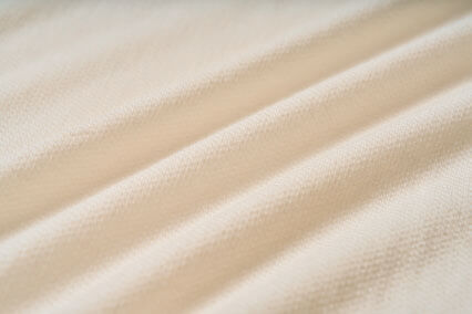 多孔質構造の素材が汗を吸い取る