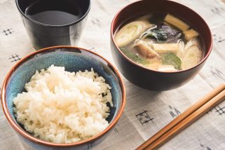 【なぜプロは“夜の味噌汁”を勧める？】良質な睡眠は食事から！快眠サポート食品＆ドリンク4選『MonoMaxヘルシーフード大賞』