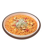 辛ラーメンの旨辛味がアクセントとなり、クリームソースの濃厚なコクと麺の旨みが引き立つ