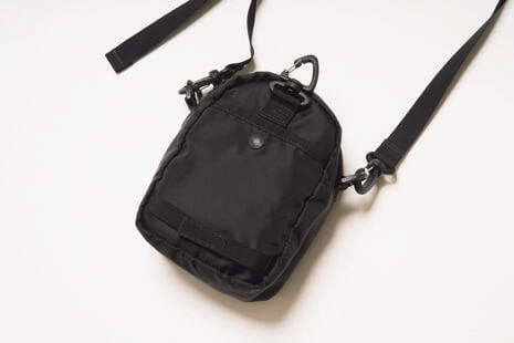 スナップフックで吊り下げも可能