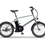 カジュアルからアウトドアスタイルまでにマッチする精悍なカーキジェイド2カラー