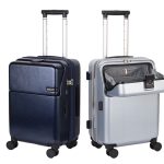 トラベリスト「ファースト（直営店限定色）」各￥39,600／外寸470×350×250（拡張時300）㎜／3泊前後／約3.8kg／2色展開（ブラッシュドネイビー、ブラッシュドシルバー）