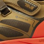 ゴアテックスメンブレンを採用しており、優れた透湿防水性を実現