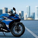 ボディは全体的にスリムながらも躍動感を感じさせるフォルムとし、洗練さと力強さを主張したスタイル