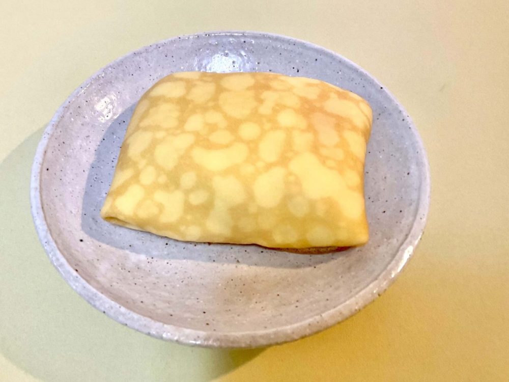 セブン-イレブン、もちもち生地のクレープ ショートケーキ仕立て