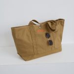 L.L.Bean for SALON「別注グローサリー・トート・ウィズ・ロング・ハンドル」¥7,920/ラナンキュラス