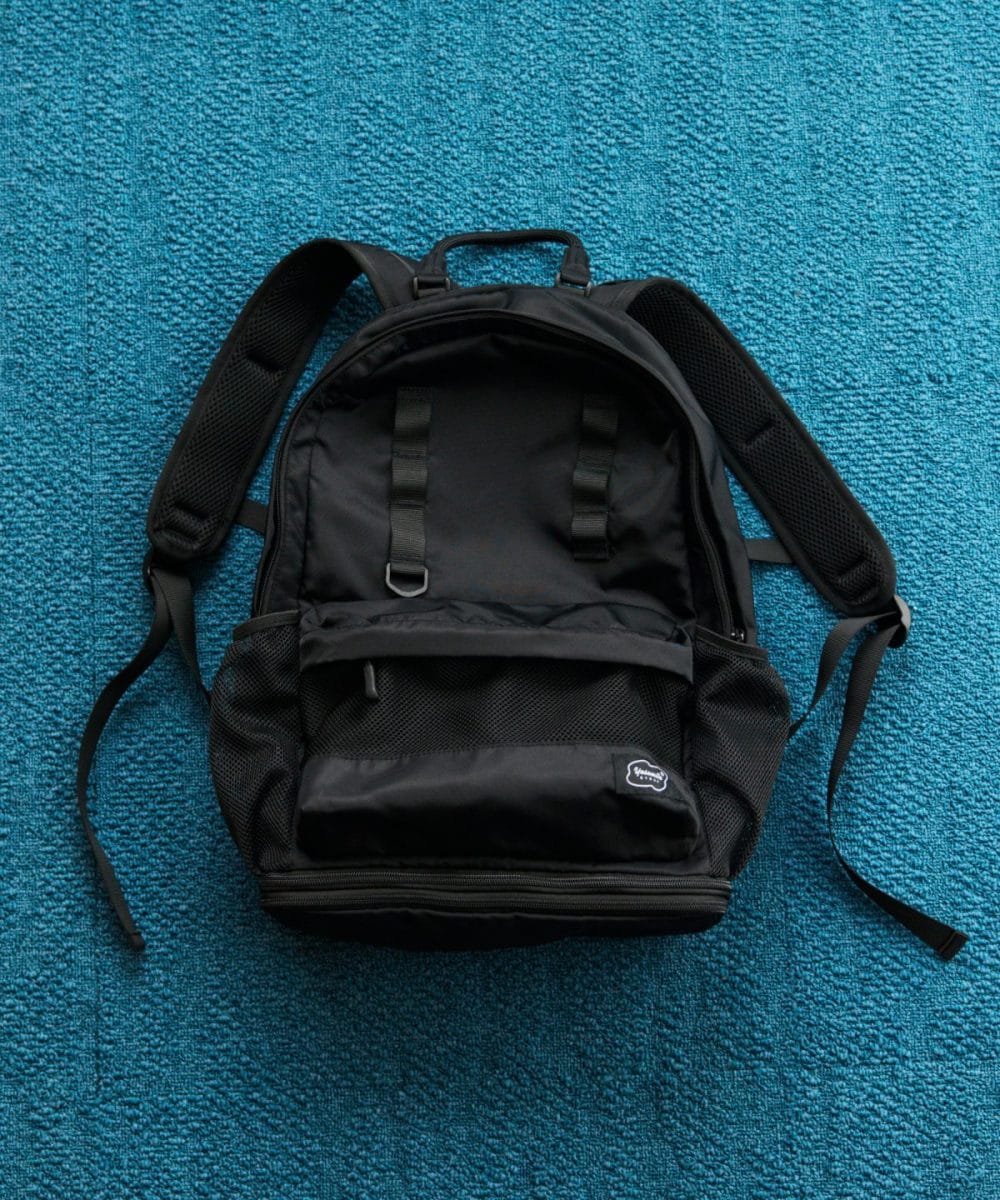 ヨセミテストラップ「EXPANDER BACK PACK」￥12,980／W31.0×H44.0×D15.0㎝／15インチのMac Book Air収納サイズ