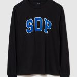 Gap×SDP「アーチロゴ ロングスリーブTシャツ」¥4,990