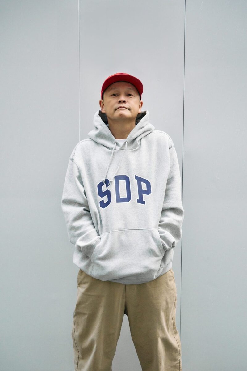 Gap×SDP「アーチロゴ フーディー」¥7,990