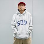 Gap×SDP「アーチロゴ フーディー」¥7,990