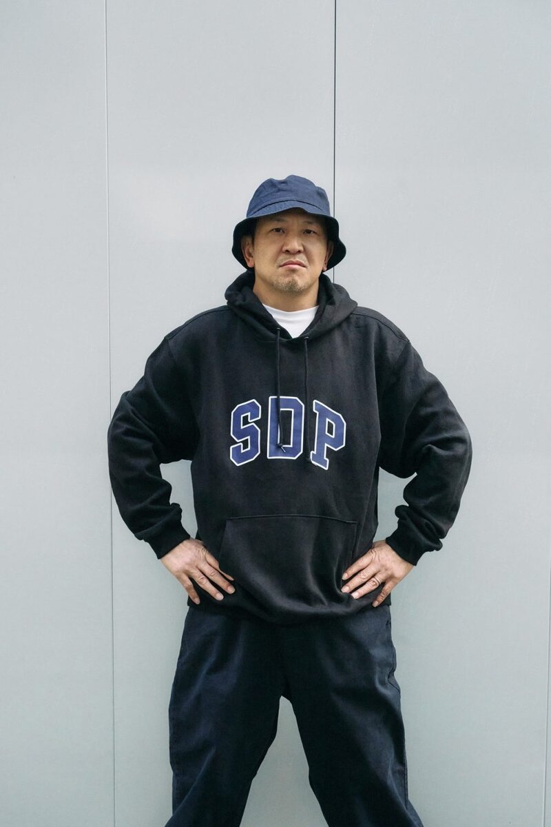Gap×SDP「アーチロゴ フーディー」¥7,990