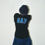 Gap×SDP「アーチロゴ ロングスリーブTシャツ」¥4,990