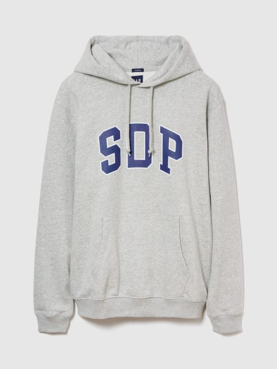 Gap×SDP「アーチロゴ フーディー」¥7,990