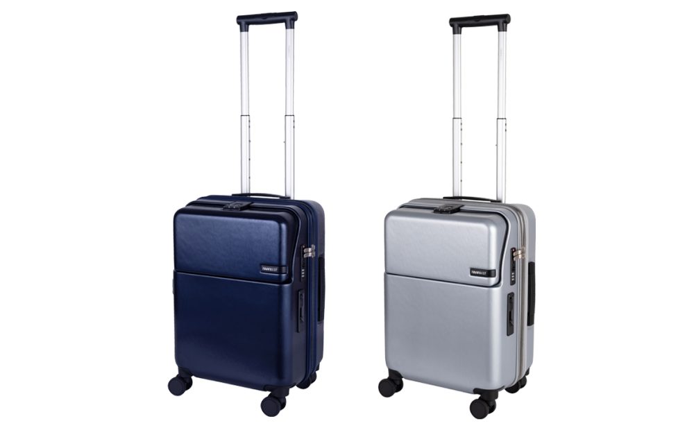 トラベリスト「ファースト（直営店限定色）」各￥39,600／外寸470&times;350&times;250（拡張時300）㎜／3泊前後／約3.8kg／2色展開（ブラッシュドネイビー、ブラッシュドシルバー）