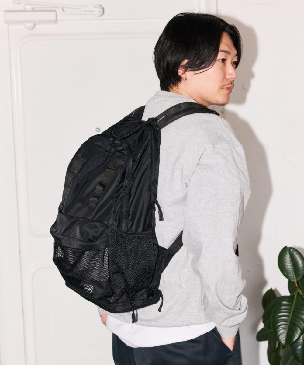 ヨセミテストラップ「EXPANDER BACK PACK」￥12,980／W31.0×H44.0×D15.0㎝／15インチのMac Book Air収納サイズ