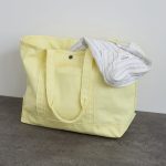 L.L.Bean for SALON「別注グローサリー・トート・ウィズ・ロング・ハンドル」¥7,920/ミモザ