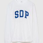 Gap×SDP「アーチロゴ ロングスリーブTシャツ」¥4,990