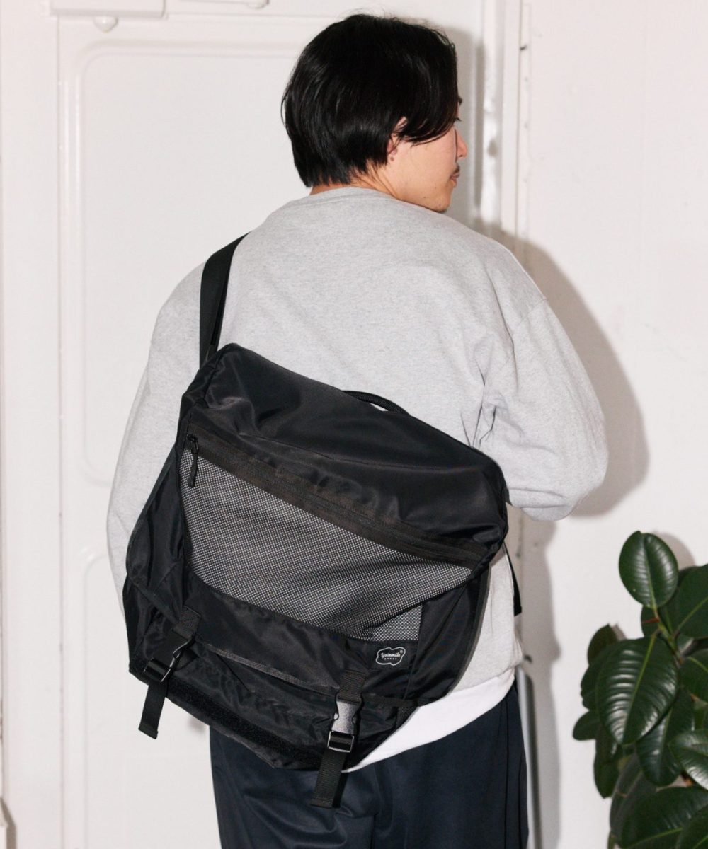 ヨセミテストラップ「EXPANDER MESSENGER BAG」￥11,880／W42.0（31.5）×H31.0×D15.0㎝