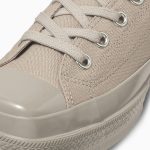 ュアンスカラーのアッパーとテープがポイント