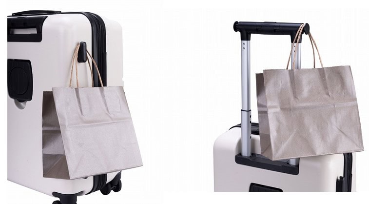 スライドハンドルの両サイドと本体のサイドにそれぞれ、フックを装備