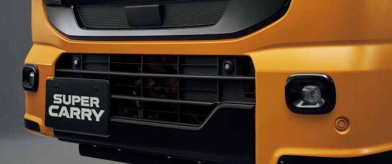 ブラック加飾の専用カラードバンパー