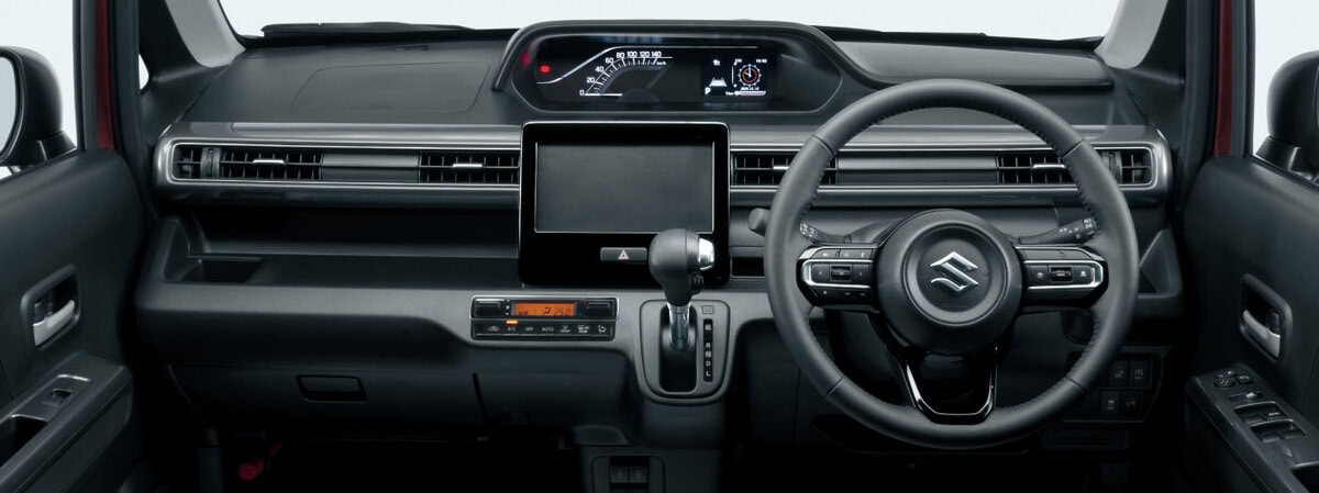 衝突被害軽減ブレーキ「デュアルセンサーブレーキサポートII」を採用するほか、車線逸脱抑制機能を標準装備するなど、運転支援機能が充実