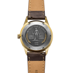 心臓部には信頼性の高い「MIYOTA 9039自動巻ムーブメント」を搭載