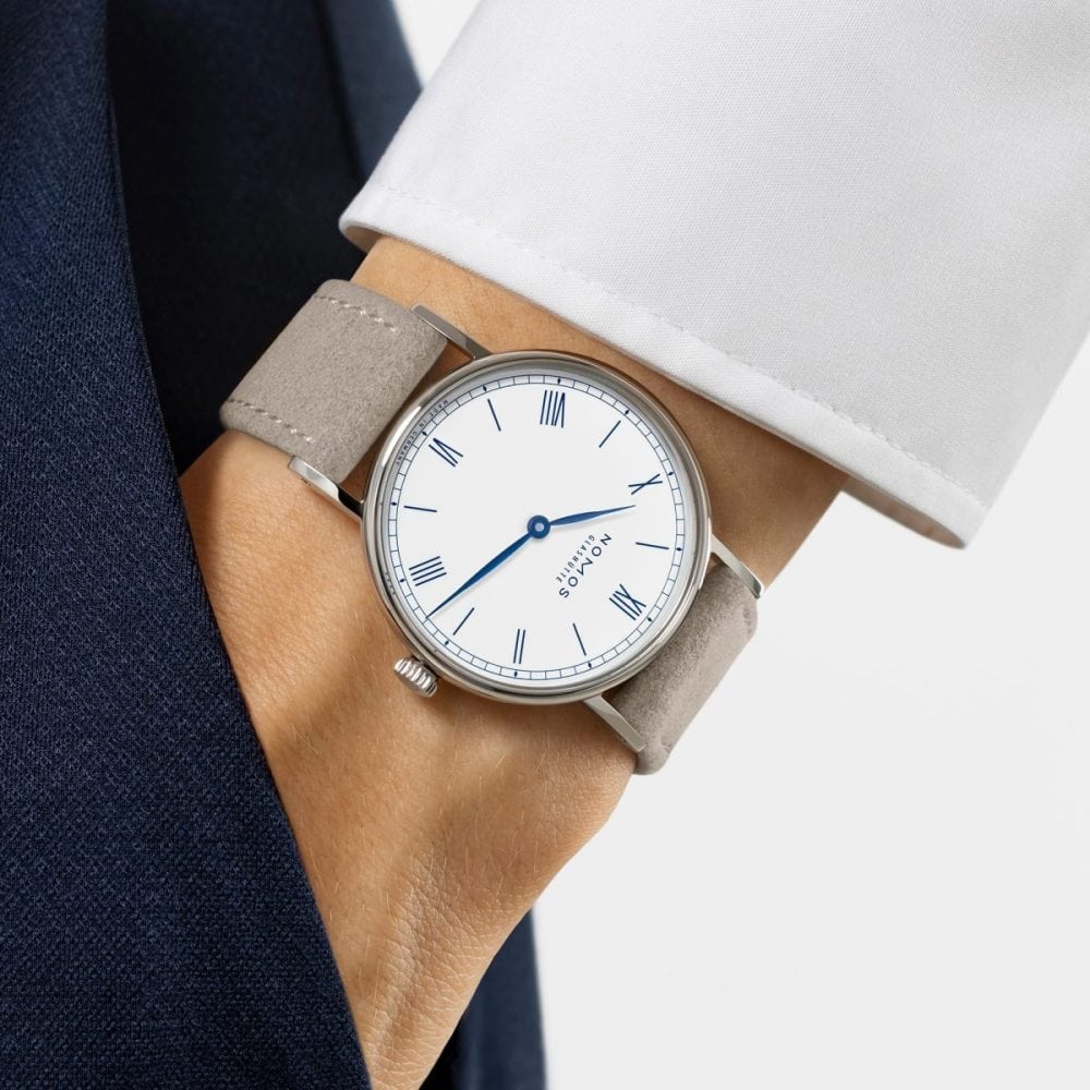 ノモス グラスヒュッテ「ラドウィッグ 33 DUO AOYAGI」¥281,600/手巻/32.8㎜径/パワーリザーブ約53時間/5気圧防水/日本限定50本