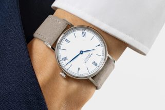【ドイツ手巻時計の日本限定モデル】ノモス グラスヒュッテの新作「ラドウィッグ」は日本人の琴線に触れるしなやかな青柳ブルー