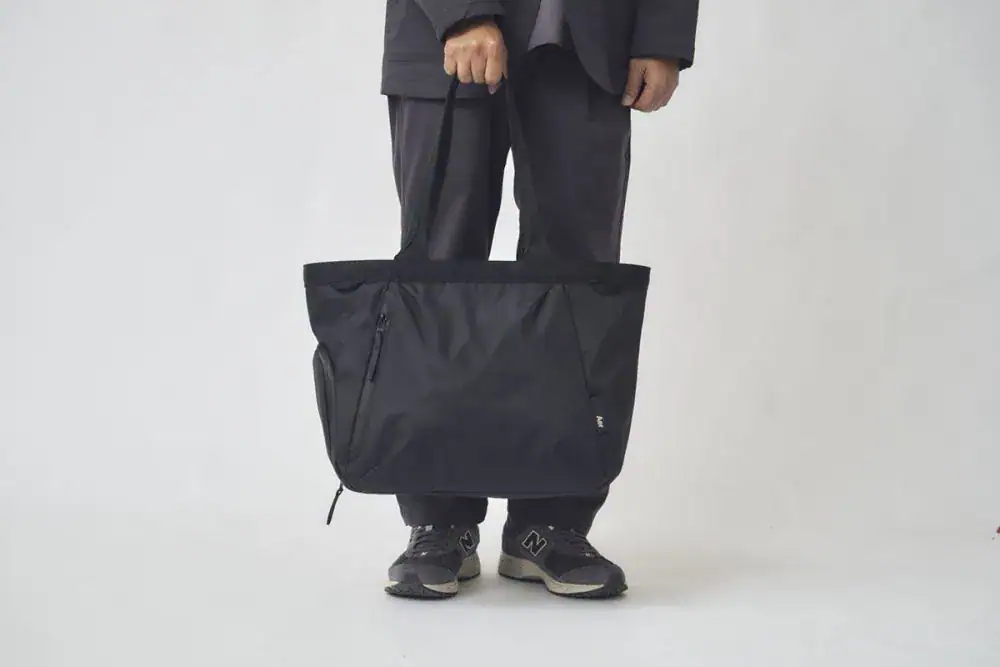 第1位　リュック派の編集長が「即乗り換えた」理由とは？働き世代におすすめ！エアーの“ジムトートバッグ”が最強すぎる／No.1モノ雑誌編集長のお墨付き『コレ買いです』Vol.140