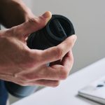 ミルは摩擦熱を抑えてコーヒー豆を守る“低速コニカル方式”を採用