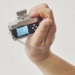 片手で操作できるほどのサイズ感