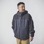 ユニクロ ブロックテックパーカ／バイカラー ￥14,900（税込）