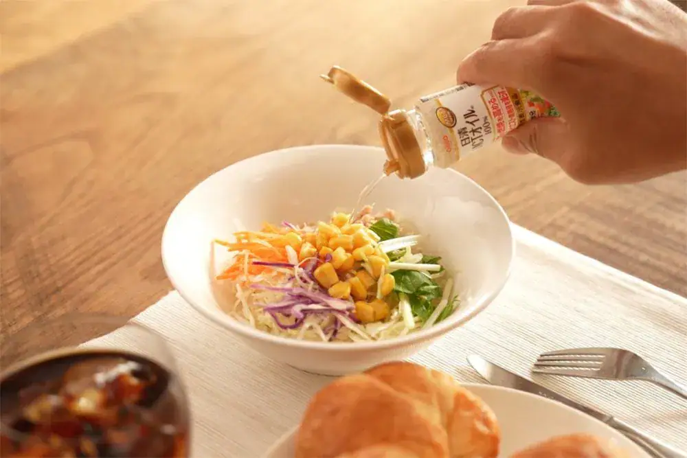 第2位　【5カ月で体重－4.9kg】小さじ半分かけるだけで簡単ダイエット!?「日清MCTオイルHC」を続けてみたらスゴかった！／No.1モノ雑誌編集長のお墨付き『コレ買いです』Vol.139