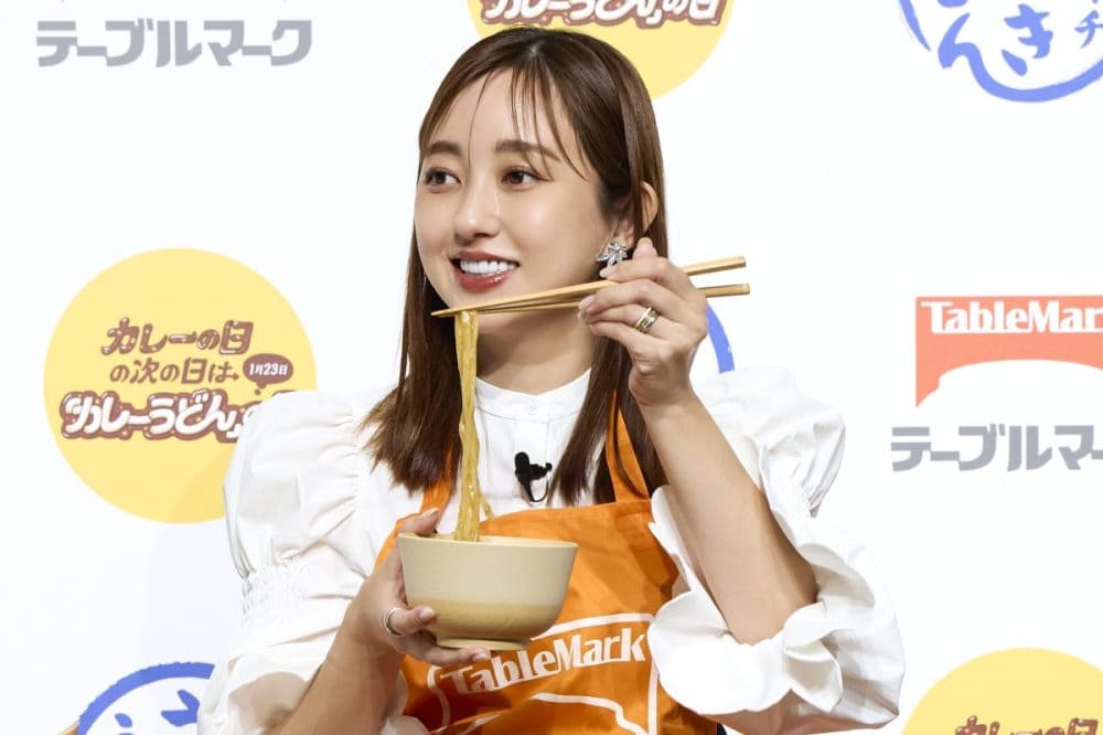 『カレーの日の次の日は「カレーうどん」の日』菊地亜美 カトキチさぬきうどん 試食