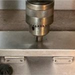 釘刺し試験をおこない、強制的に発火させて安全性を検証