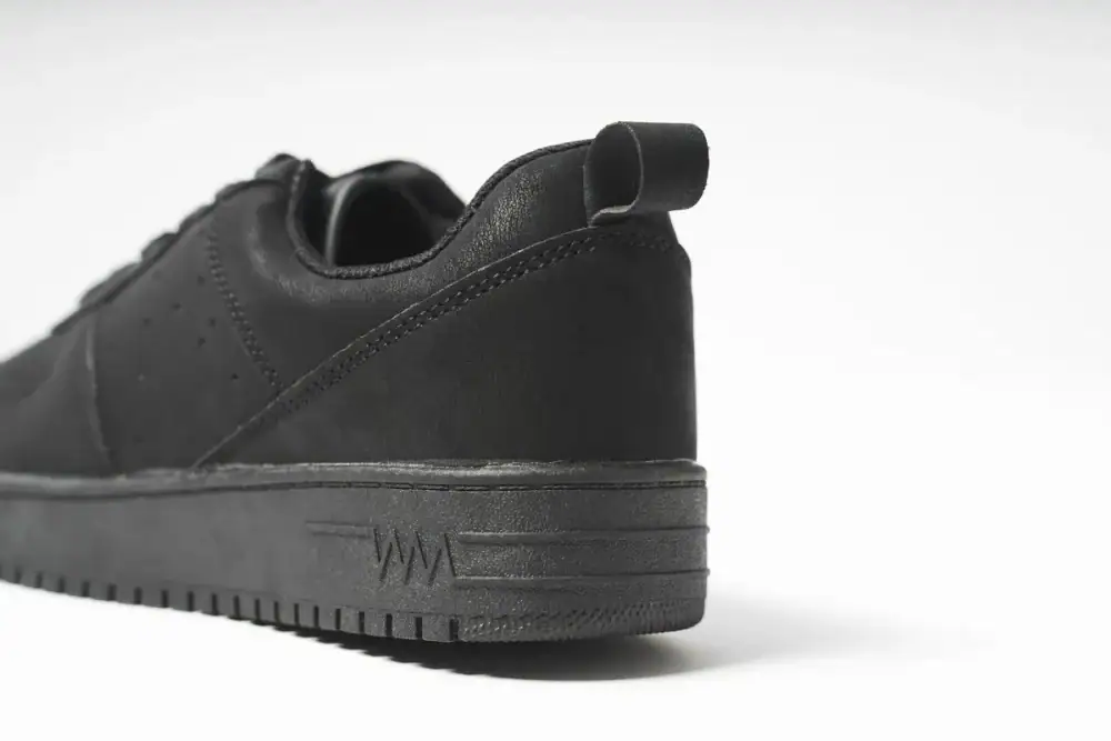 第3位　【ワークマンの究極すぎるスニーカー】￥1900はコスパ最高！通勤も快適な「ふかふかインソールの大人顔」をスタイリストが徹底解説