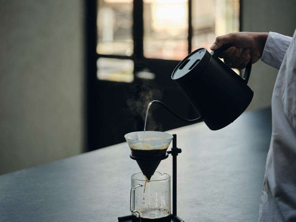 細くまっすぐ注げる細口ノズル