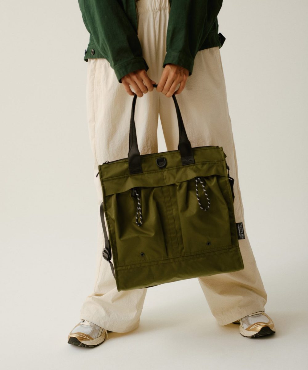 KiU「K522–KiU ヘルメットバッグ」￥7,920／横37×縦37×マチ15㎝／24ℓ