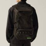 KiU「K523–マルチファンクショナル フラップバックパック」￥13,200／横28×縦52×マチ16㎝／32ℓ